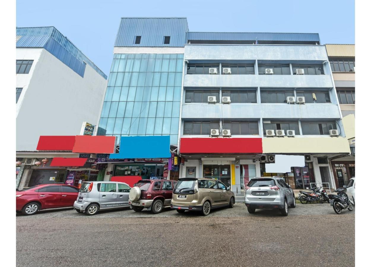 Oyo 90544 M&H Hotel Pengerang Extérieur photo